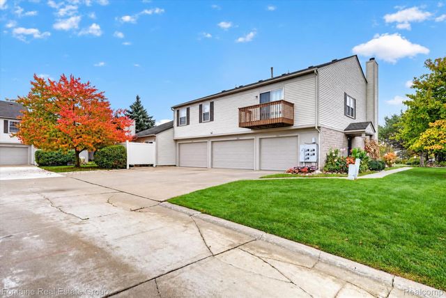 3141 High Pointe Ridge Road 26, Orion Charter Township, MI 48359