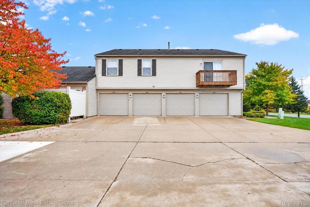 3141 High Pointe Ridge Road 26, Orion Charter Township, MI 48359