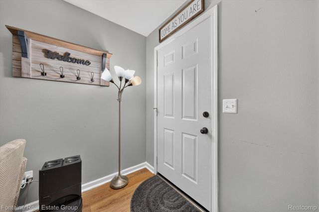 3141 High Pointe Ridge Road 26, Orion Charter Township, MI 48359