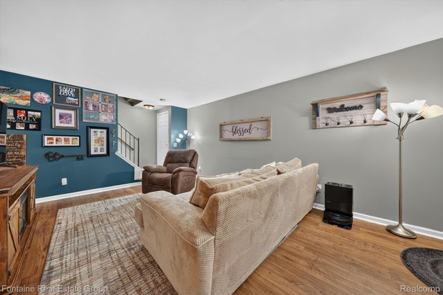 3141 High Pointe Ridge Road 26, Orion Charter Township, MI 48359
