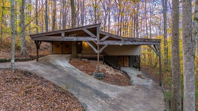 415 Floyd Dr, Smithville, TN 37166