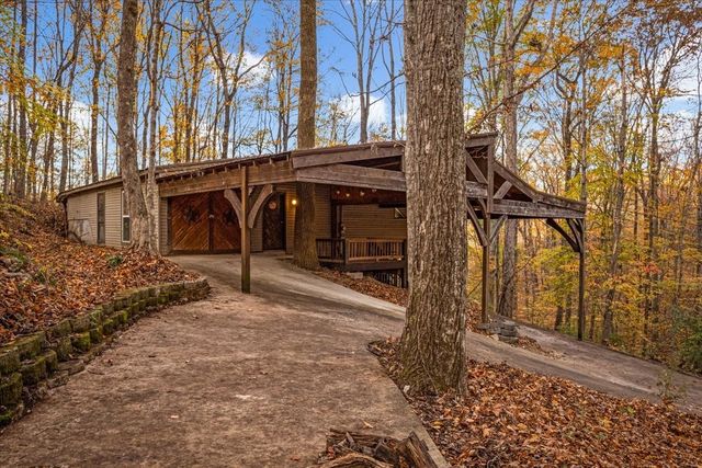 415 Floyd Dr, Smithville, TN 37166