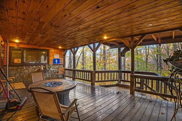 415 Floyd Dr, Smithville, TN 37166