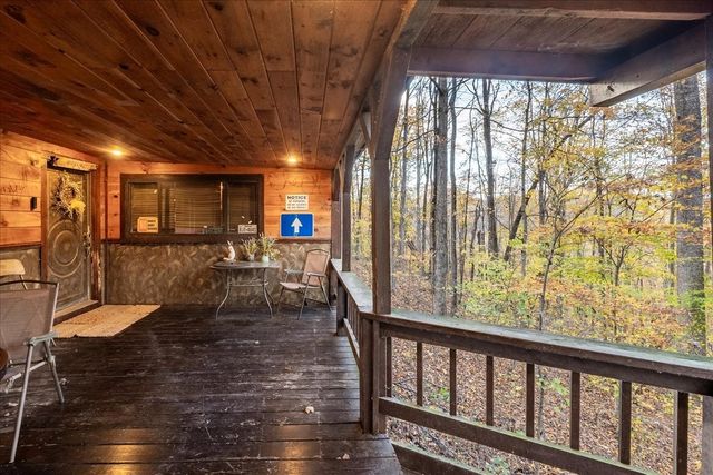 415 Floyd Dr, Smithville, TN 37166