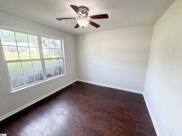 16 Red Mile Way, Taylors, SC 29687