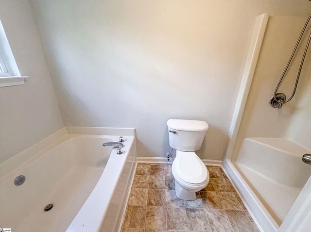 16 Red Mile Way, Taylors, SC 29687