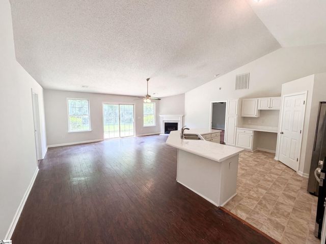 16 Red Mile Way, Taylors, SC 29687