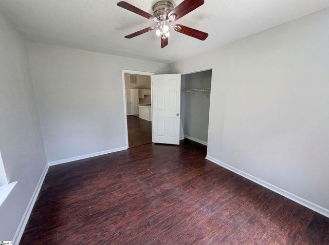 16 Red Mile Way, Taylors, SC 29687