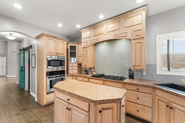 6776 Fox Crossing, Knox, IN 46534