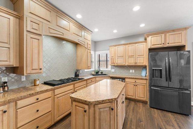 6776 Fox Crossing, Knox, IN 46534