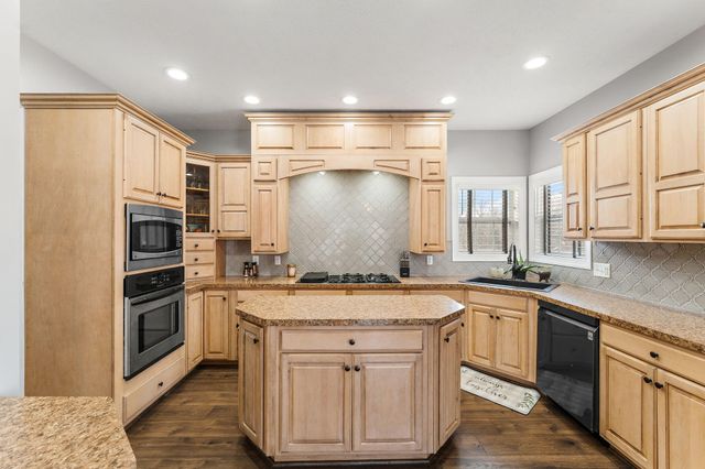 6776 Fox Crossing, Knox, IN 46534