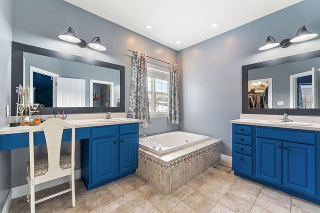 6776 Fox Crossing, Knox, IN 46534