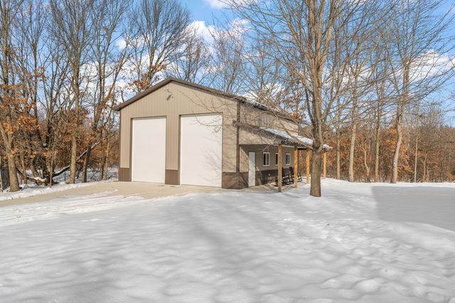 6776 Fox Crossing, Knox, IN 46534