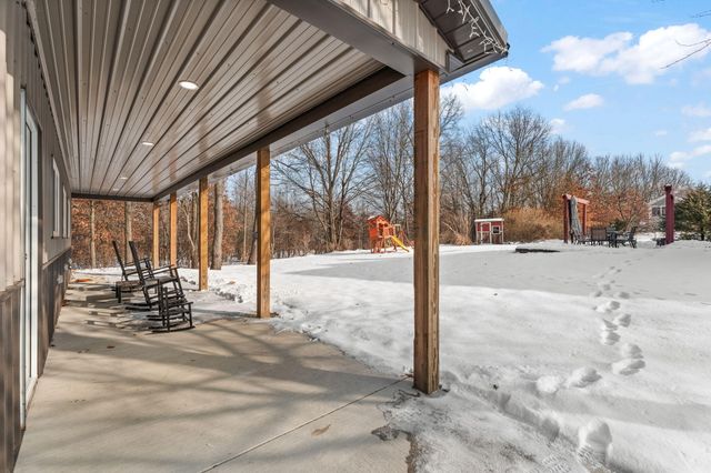 6776 Fox Crossing, Knox, IN 46534