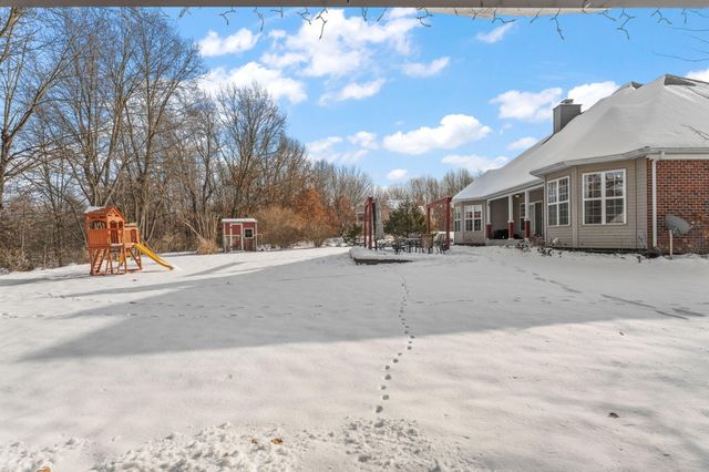 6776 Fox Crossing, Knox, IN 46534