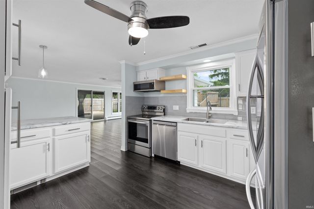110 Navarre Court, Auburn, IN 46706