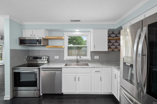 110 Navarre Court, Auburn, IN 46706