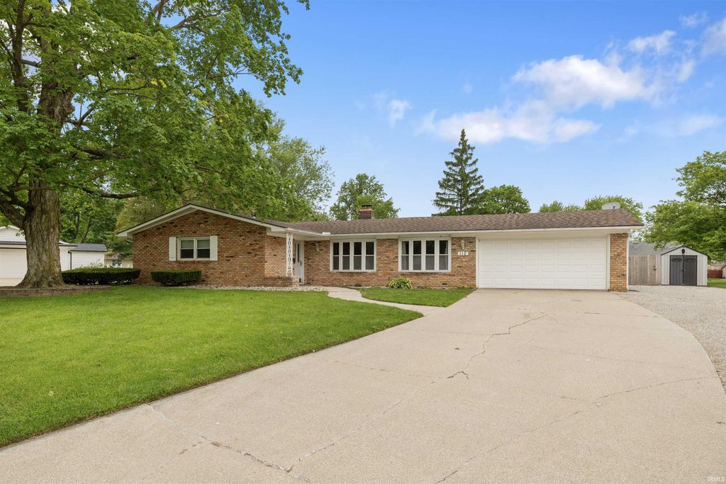 110 Navarre Court, Auburn, IN 46706