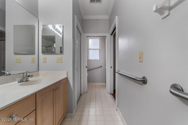 4557 MIDDLETON PARK Circle W, Jacksonville, FL 32224