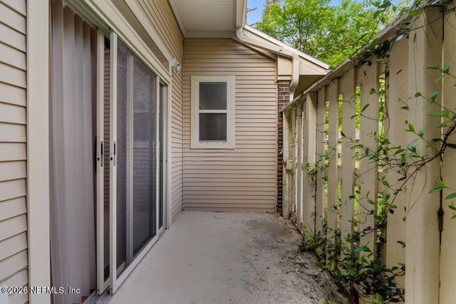 4557 MIDDLETON PARK Circle W, Jacksonville, FL 32224