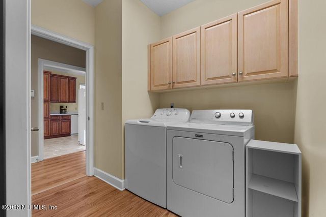 4557 MIDDLETON PARK Circle W, Jacksonville, FL 32224