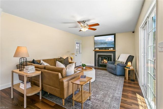2357 Jenkins Neck RD, Hayes, VA 23072