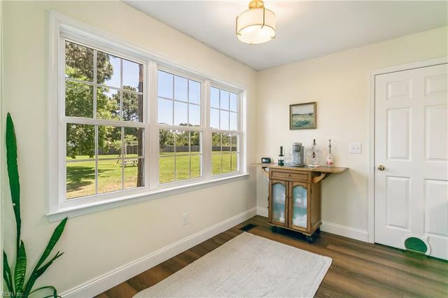 2357 Jenkins Neck RD, Hayes, VA 23072