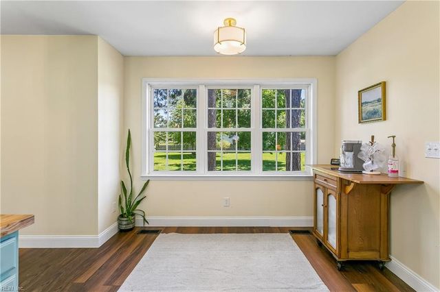 2357 Jenkins Neck RD, Hayes, VA 23072