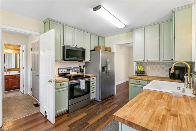 2357 Jenkins Neck RD, Hayes, VA 23072