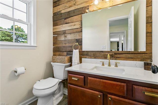 2357 Jenkins Neck RD, Hayes, VA 23072