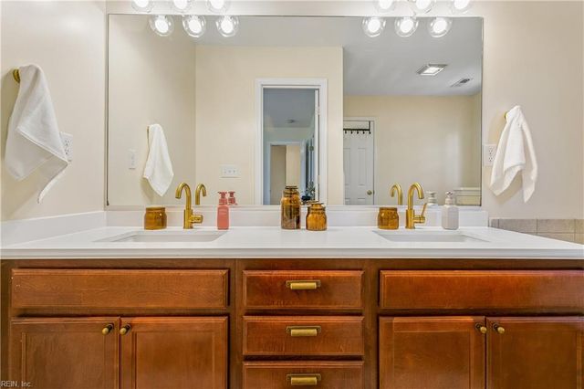 2357 Jenkins Neck RD, Hayes, VA 23072