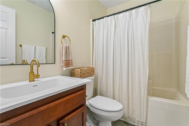 2357 Jenkins Neck RD, Hayes, VA 23072