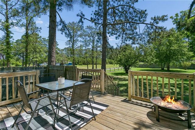 2357 Jenkins Neck RD, Hayes, VA 23072
