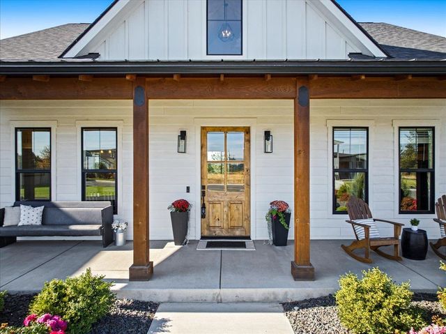 5284 S Falcon Point Ct, Spokane, WA 99224
