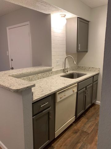 6724 Quail Hollow Ct Apt 3, Memphis, TN 38120