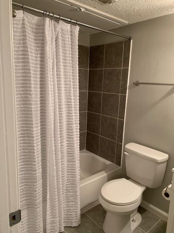 6724 Quail Hollow Ct Apt 3, Memphis, TN 38120