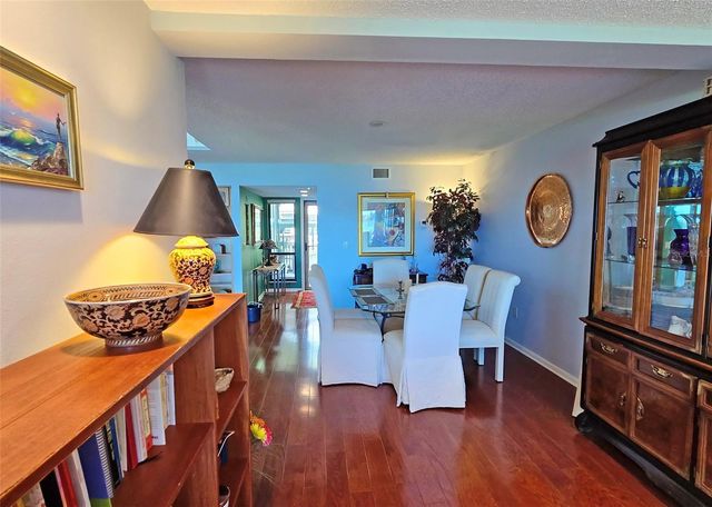 1335 LANDINGS DRIVE 9, Sarasota, FL 34231