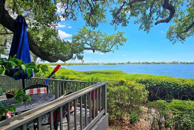 1335 LANDINGS DRIVE 9, Sarasota, FL 34231