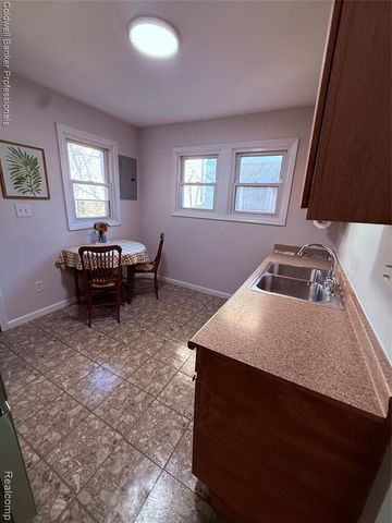 1449 Jewell Street, Ferndale, MI 48220