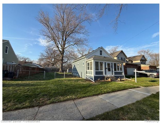 1449 Jewell Street, Ferndale, MI 48220