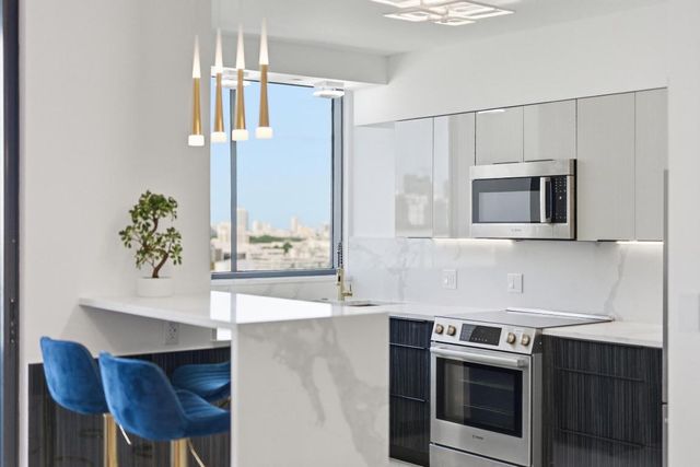 1330 West Avenue 1711, Miami Beach, FL 33139