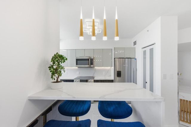 1330 West Avenue 1711, Miami Beach, FL 33139