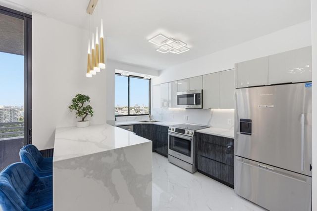 1330 West Avenue 1711, Miami Beach, FL 33139