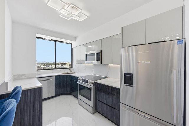 1330 West Avenue 1711, Miami Beach, FL 33139