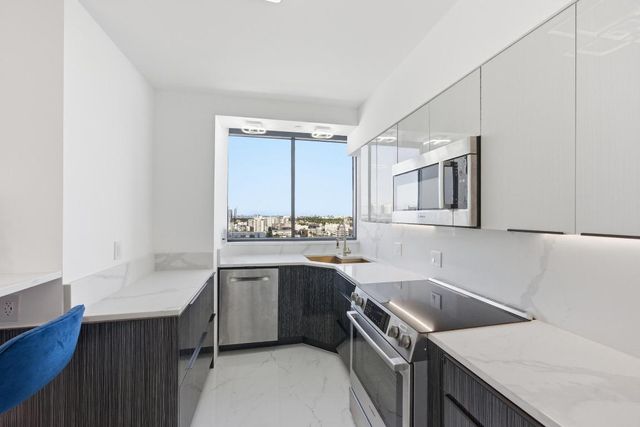 1330 West Avenue 1711, Miami Beach, FL 33139