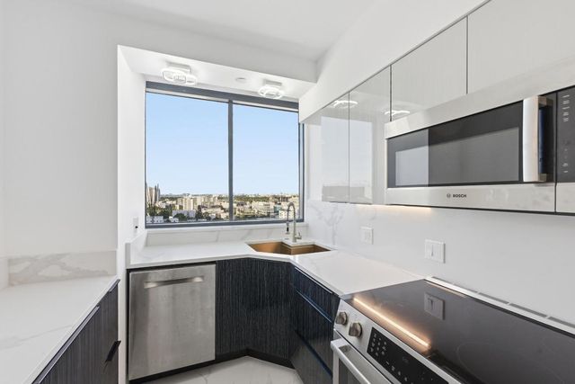 1330 West Avenue 1711, Miami Beach, FL 33139