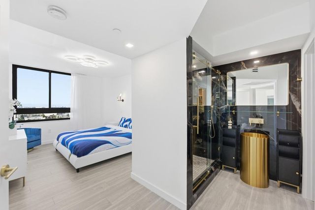 1330 West Avenue 1711, Miami Beach, FL 33139