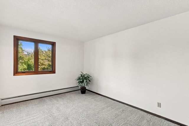 4350 Trenton Lane N 116, Plymouth, MN 55442