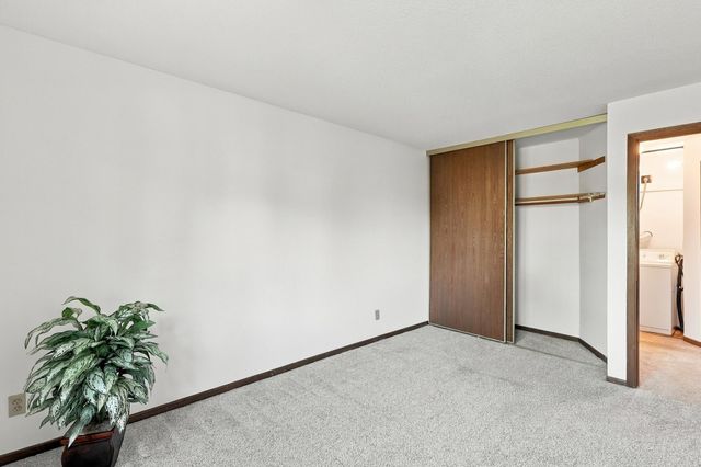 4350 Trenton Lane N 116, Plymouth, MN 55442