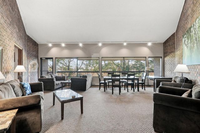 4350 Trenton Lane N 116, Plymouth, MN 55442